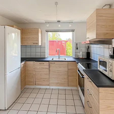 2 Bedroom Gorgeous In *