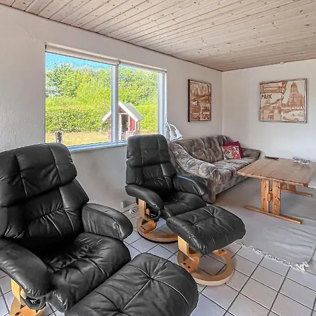 2 Bedroom Gorgeous In *